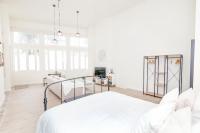 Posteľ alebo postele v izbe v ubytovaní BHost - Loft El Angel