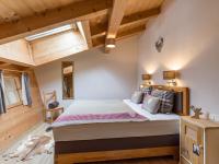 Postel nebo postele na pokoji v ubytování Narzenhof Wellness Chalets, Familien & Luxus Apartments am Bauernhof