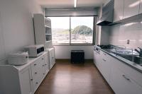 Manabiamu 4F - Vacation STAY 58913vにあるキッチンまたは簡易キッチン