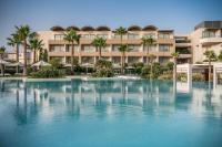 Bazén v ubytovaní Avra Imperial Hotel alebo v jeho blízkosti