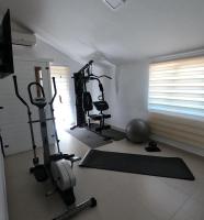 Posilňovňa alebo fitness centrum v ubytovaní Wellness Villa Istriana