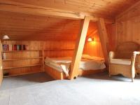 Posteľ alebo postele v izbe v ubytovaní Attractive chalet right on the piste with sauna