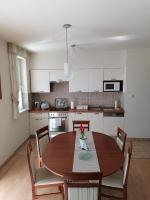 Kuchyňa alebo kuchynka v ubytovaní Beatrix Apartments