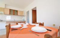 Kuchyňa alebo kuchynka v ubytovaní Apartment Kukljica Kukljica Ul, Ii