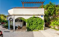 Vonkajšia záhrada v ubytovaní Four-Bedroom Holiday Home In Vir