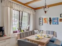 A seating area at Riverside Apartment in Oed-Öhling