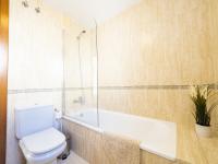 A bathroom at Cubo's La Terraza del Mar