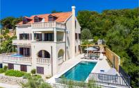 Bazén v ubytovaní Holiday Home Slano 45 alebo v jeho blízkosti