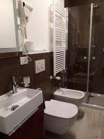 A bathroom at SoleLuna Fiera 6 Rooms