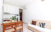 Kuchyňa alebo kuchynka v ubytovaní Cozy Apartment In Crikvenica With Wifi