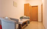 1 Bedroom Nice Apartment In Makarska &#xD734;&#xC2DD; &#xACF5;&#xAC04;