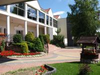 Vonkajšia záhrada v ubytovaní Hotel Kamiza