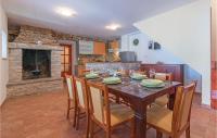 Plán poschodí v ubytovaní 4 Bedroom Cozy Home In Liznjan