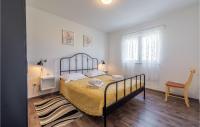 Posteľ alebo postele v izbe v ubytovaní 1 Bedroom Cozy Apartment In Privlaka