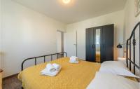 Posteľ alebo postele v izbe v ubytovaní 1 Bedroom Cozy Apartment In Privlaka
