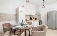 Kuchyň nebo kuchyňský kout v ubytování 2 Bedroom Amazing Apartment In Rijeka