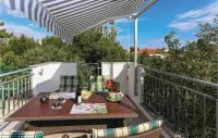 Balkón alebo terasa v ubytovaní Apartment Kastel Stari 96 With Outdoor Swimmingpool