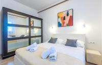 Posteľ alebo postele v izbe v ubytovaní Apartment Kastel Stari 96 With Outdoor Swimmingpool