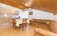Posedenie v ubytovaní Holiday Home Sabunike