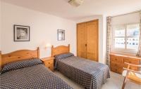 Postel nebo postele na pokoji v ubytování Cozy Apartment In Roquetas De Mar