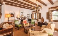 A seating area at Cozy Home In Tossa De Mar With Wifi