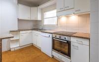 A kitchen or kitchenette at Cozy Home In Tossa De Mar With Wifi