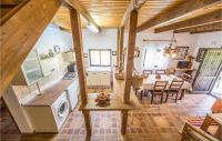 A kitchen or kitchenette at El Collado