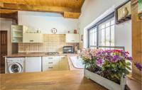 A kitchen or kitchenette at El Collado