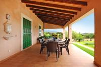 Patio alebo iná vonkajšia časť ubytovania Villa Es Bosquet by Slow Villas