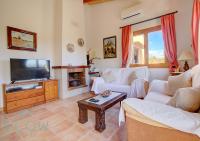 TV a/nebo společenská místnost v ubytování Villa Cas Frares by Slow Villas