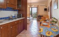 Kuchyňa alebo kuchynka v ubytovaní Lovely Apartment In Laureana Cilento Sa