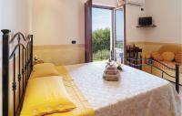 Posteľ alebo postele v izbe v ubytovaní Lovely Apartment In Laureana Cilento Sa