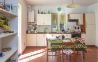 A kitchen or kitchenette at Pian Dellaia 1