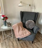 A seating area at Mátrai Vadászház 3-Vintage Cottage