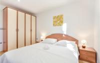 Posteľ alebo postele v izbe v ubytovaní Holiday Home Bajagic 90 With Outdoor Swimmingpool