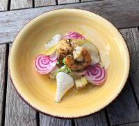 ホテルの敷地内または近くでの食事または食べ物