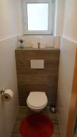 A bathroom at Ferienwohnung Sonnenwald