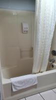 Ein Badezimmer in der Unterkunft South Padre Island Inn