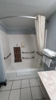Ein Badezimmer in der Unterkunft South Padre Island Inn