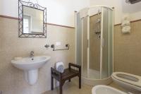 A bathroom at Salomone Apartments II by Wonderful Italy