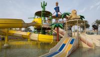 Ein Wasserpark im Hotel oder in der Nähe