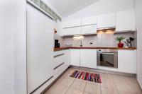 Kuchyňa alebo kuchynka v ubytovaní Rovinj view Apartment