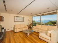 A seating area at Belvilla by OYO Sammy