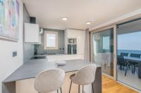 Plan piętra w obiekcie Villa Njivice Apartment Ema