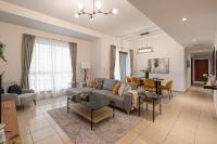 Posezení v ubytování HiGuests - Stylish Apartment in JBR Steps From the Beach