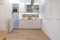 A kitchen or kitchenette at Apartamento Ayuntamiento Av de La Paz