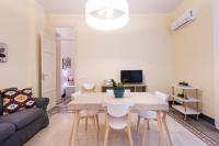 A television and/or entertainment centre at Casa Rorro' nei pressi di Via Roma by Wonderful Italy