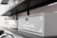 A kitchen or kitchenette at Unamuno by Bilbao Living