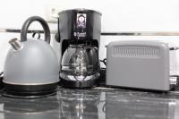 Coffee and tea making facilities at Unamuno by Bilbao Living