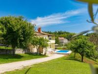 Bazén v ubytovaní Holiday Home Larisa by Interhome alebo v jeho blízkosti